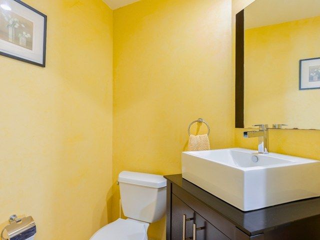 decorating-12-kireth-ai